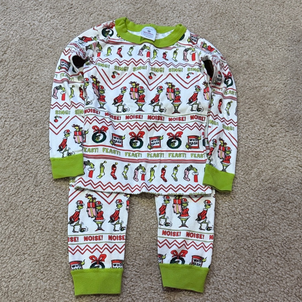 Hanna Andersson Grinch Pajama Set with Green Trim